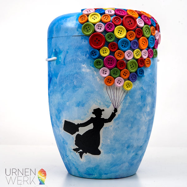 Biourne mit der fliegenden Mary Poppins. Malerei mit Holzknöpfen